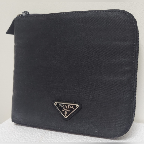 PRADA Nylon Zip Around Pouch Multipurpose SALE 🤑🤑🤑🤑🤑🤑🤑🤑🤑🤑🤑🤑🤑🤑 - Picture 5 of 14